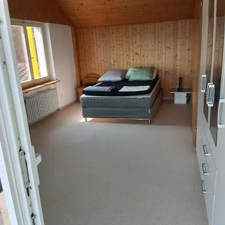 Mit Panoramablick Auf Den Zuerichsee Mit Eigenes Bad Und Terassenzugang Homestay *