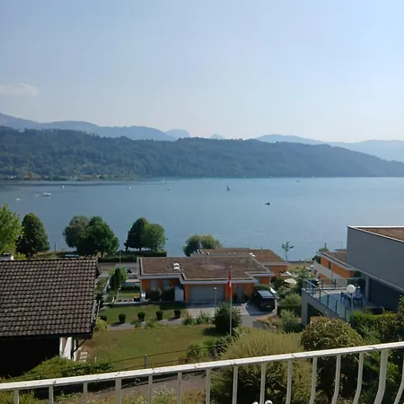 Mit Panoramablick Auf Den Zuerichsee Mit Eigenes Bad Und Terassenzugang * Schmerikon