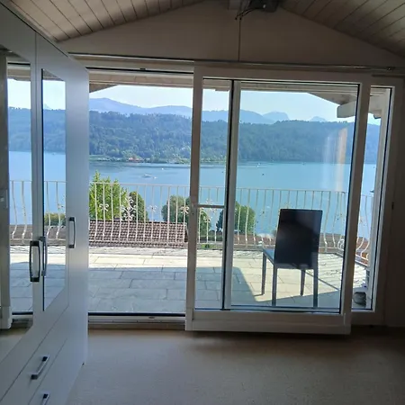 Mit Panoramablick Auf Den Zuerichsee Mit Eigenes Bad Und Terassenzugang