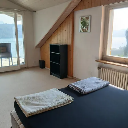 Mit Panoramablick Auf Den Zuerichsee Mit Eigenes Bad Und Terassenzugang Homestay Schmerikon