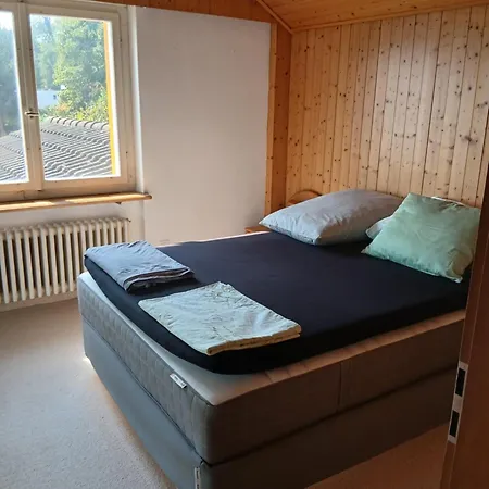Mit Panoramablick Auf Den Zuerichsee Mit Eigenes Bad Und Terassenzugang Homestay