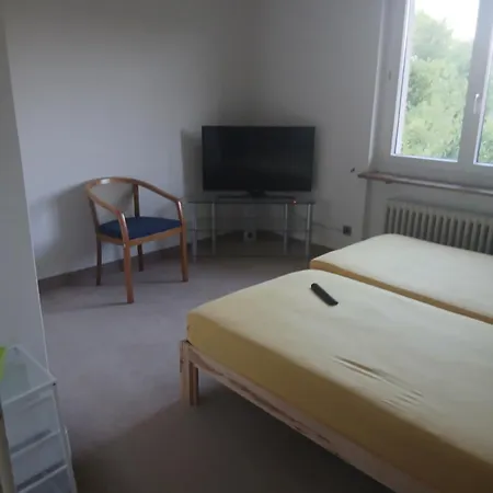 Homestay Mit Panoramablick Auf Den Zuerichsee Mit Eigenes Bad Und Terassenzugang *
