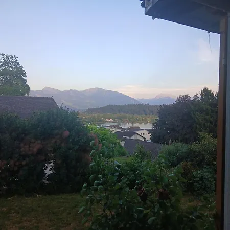 Mit Panoramablick Auf Den Zuerichsee Mit Eigenes Bad Und Terassenzugang Homestay Schmerikon