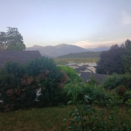 Homestay Mit Panoramablick Auf Den Zuerichsee Mit Eigenes Bad Und Terassenzugang Schmerikon
